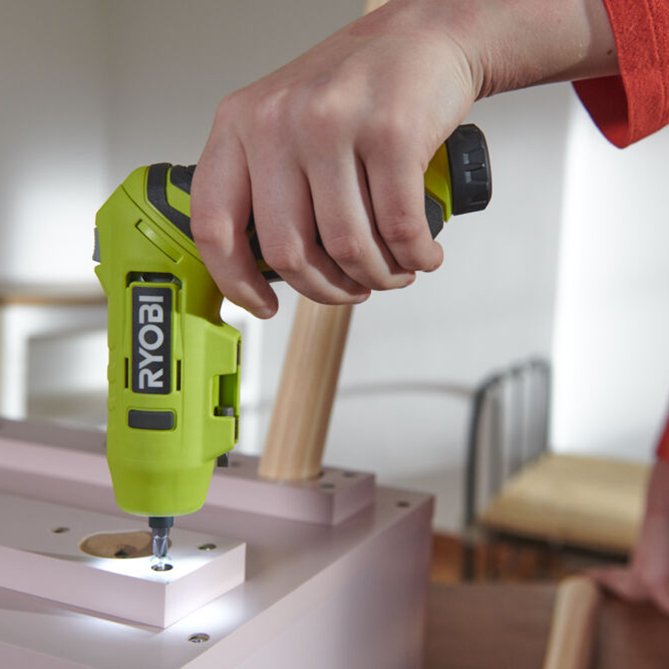 Kompaktni bežični okretni odvijač USB Lithium™ RSDP4-120G 4V (2,0 Ah) RYOBI