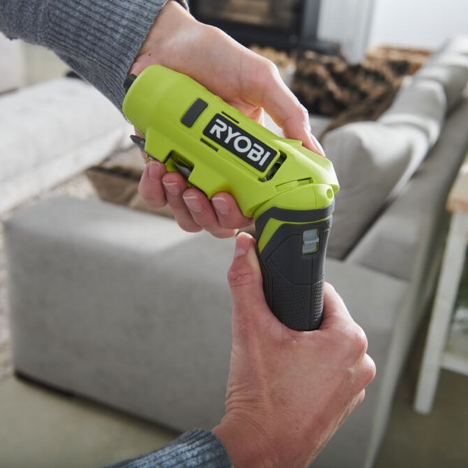 Kompaktni bežični okretni odvijač USB Lithium™ RSDP4-120G 4V (2,0 Ah) RYOBI