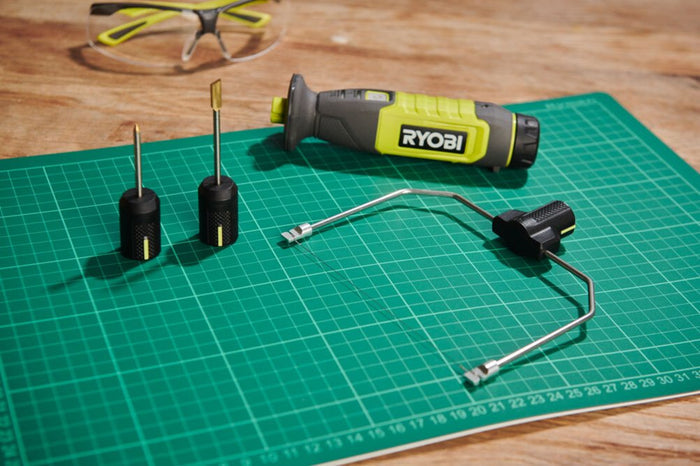 Kompaktni bežični vrući rezač, USB Lithium™ RHC4-120G 4V (2,0 Ah) RYOBI