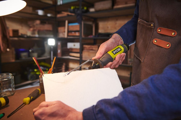 Kompaktni bežični vrući rezač, USB Lithium™ RHC4-120G 4V (2,0 Ah) RYOBI