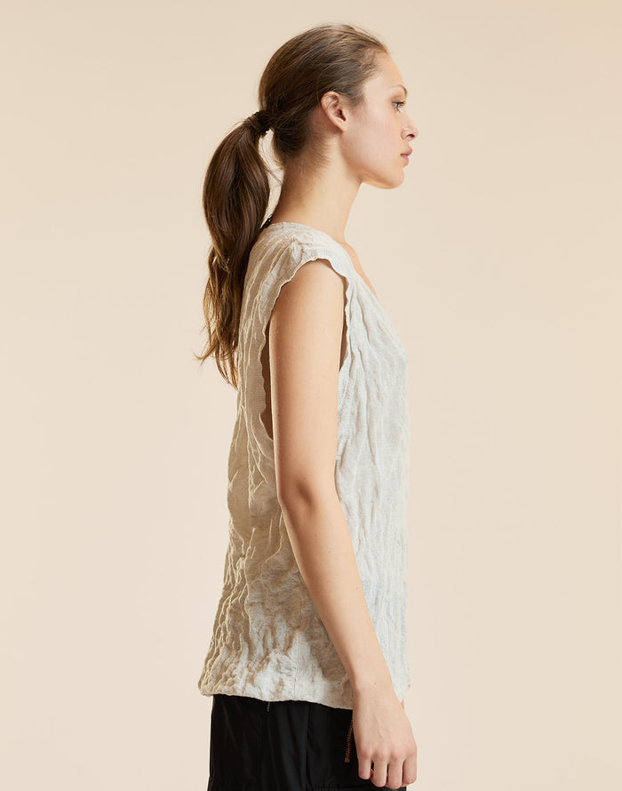 Crinkle knit sleeveless tank in white