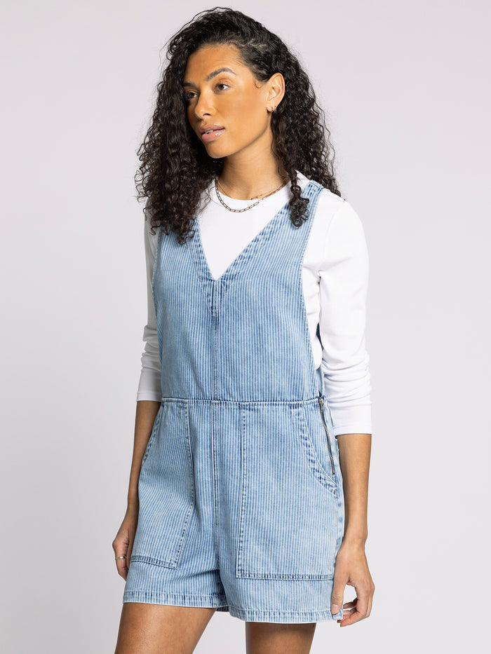#color_washed-indigo-stripe