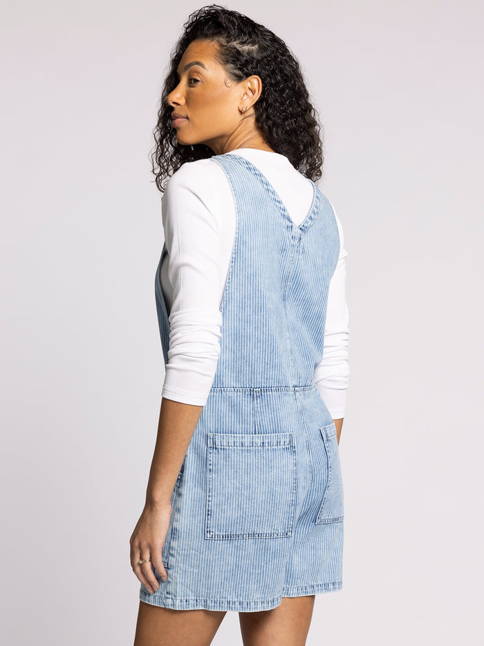 #color_washed-indigo-stripe