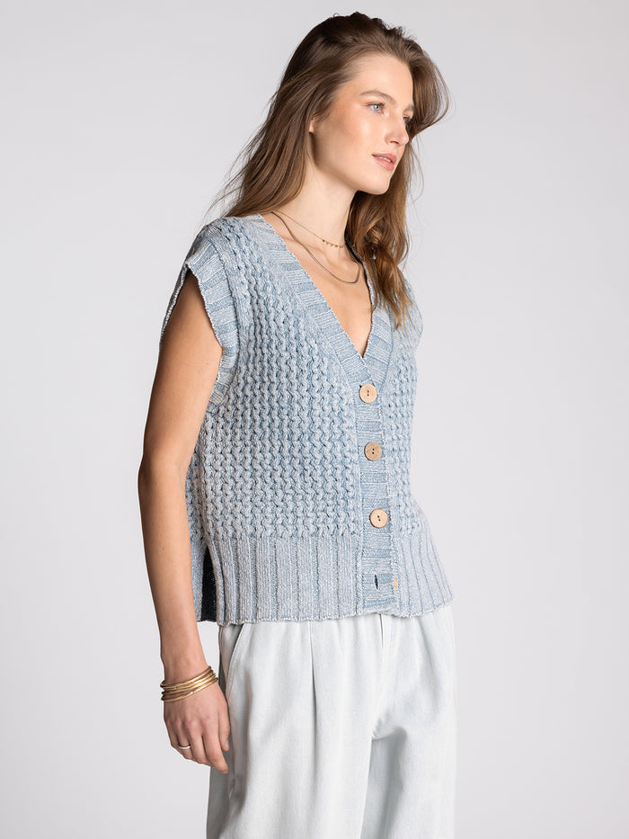 #color_washed-denim-blue